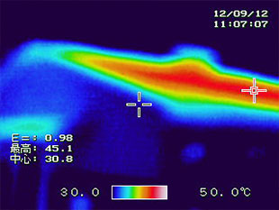 施工前スレート畜舎表面温度　45.1℃