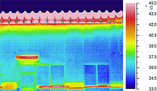 Before application of the heat insulation paint (South side 1) July 21, 2011, 12:40, Weather: Clear and sunny