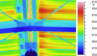 遮熱塗装前（構造・材料実験室天井）2011/7/21　12:35　天候：快晴
